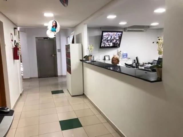 Prédio com 1200m², para alugar, no bairro Km 18 em Osasco