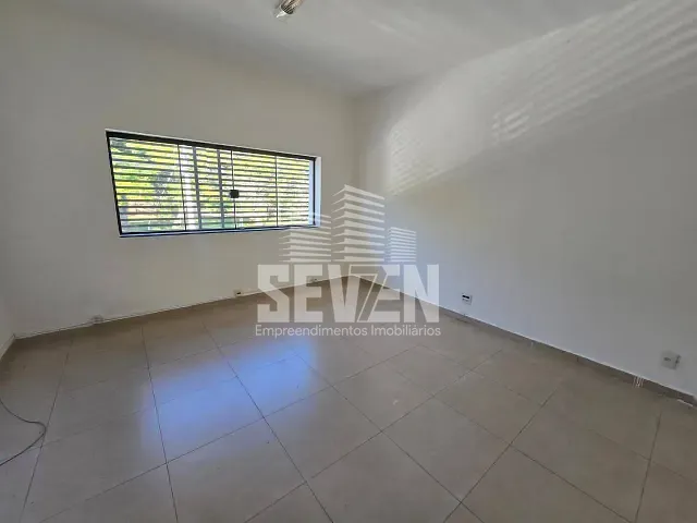 Prédio com 260m², à venda ou para alugar, no bairro Vila Noemy em Bauru
