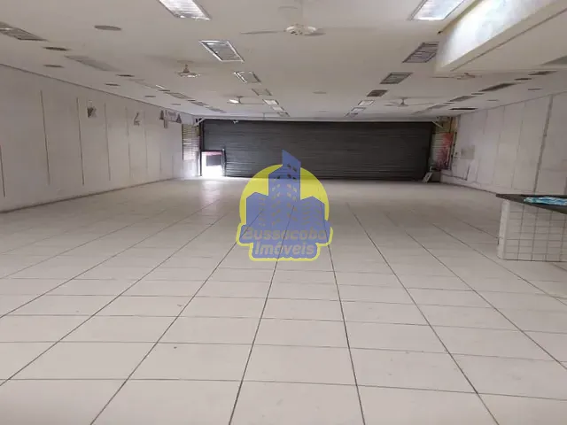 Prédio com 186m², à venda ou para alugar, no bairro Centro em Carapicuíba