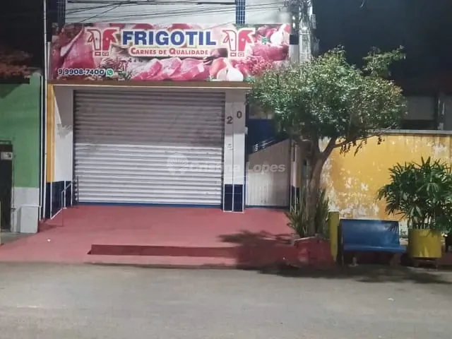 Prédio à venda, no bairro Centro em Altos