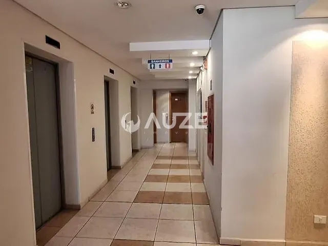 Prédio com 21m², à venda, no bairro Centro em Curitiba
