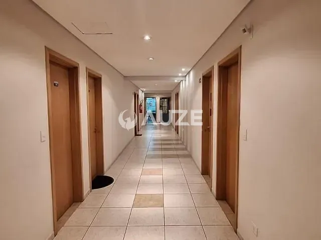 Prédio com 21m², à venda, no bairro Centro em Curitiba