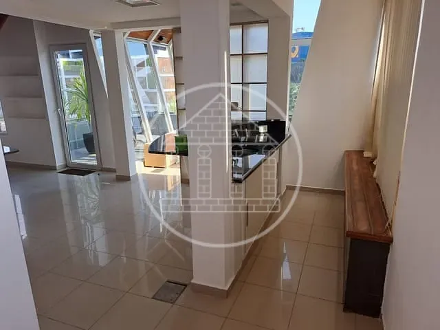 Prédio com 300m², para alugar, no bairro Jardim das Acácias em São Paulo