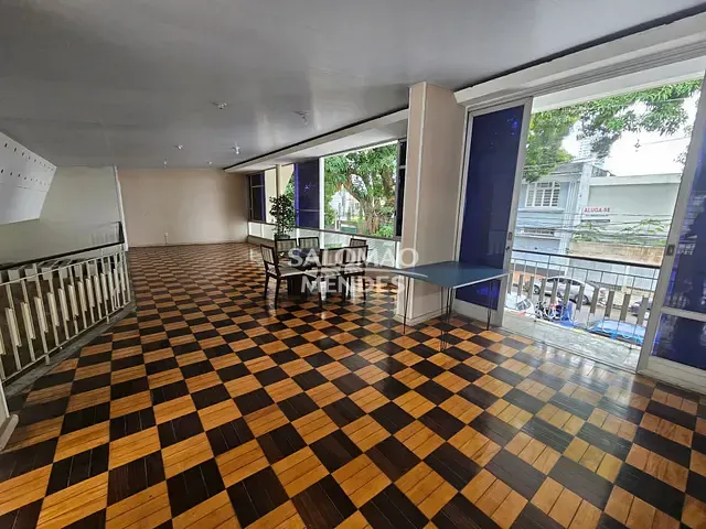 Prédio para alugar, no bairro Batista Campos em Belém