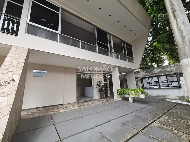 Prédio para alugar, no bairro Batista Campos em Belém