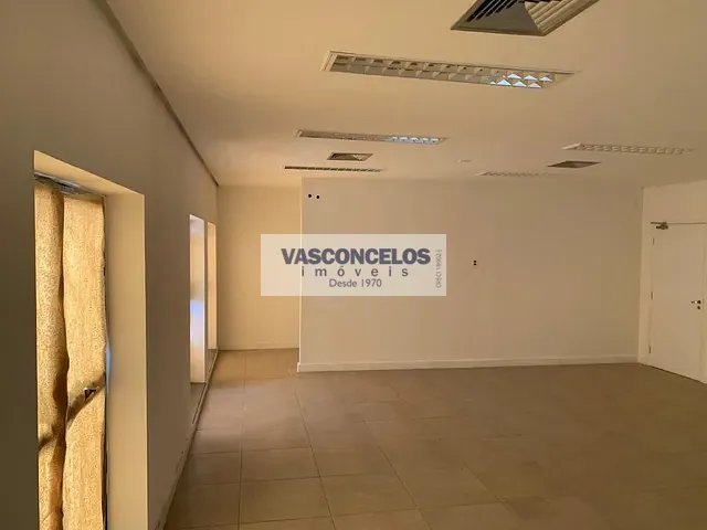 Prédio com 300m², à venda, no bairro Centro em São José dos Campos