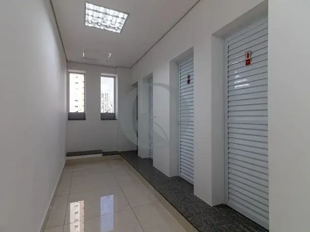 Prédio para alugar, no bairro Vila Azevedo em São Paulo