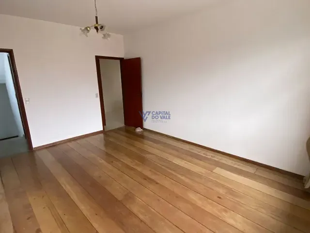Prédio com 250m², à venda, no bairro Jardim das Indústrias em São José dos Campos