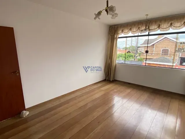 Prédio com 250m², à venda, no bairro Jardim das Indústrias em São José dos Campos