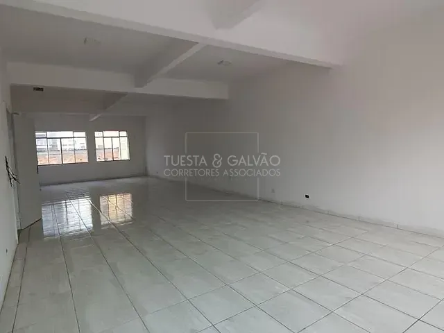 Prédio com 85m², para alugar, no bairro Centro em Curitiba
