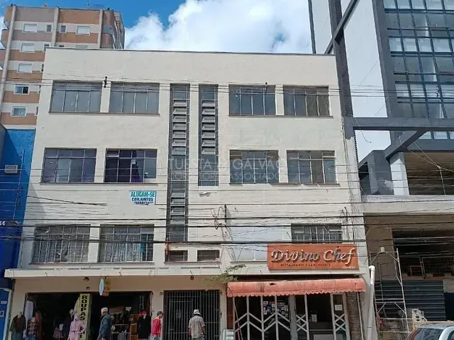 Prédio com 85m², para alugar, no bairro Centro em Curitiba