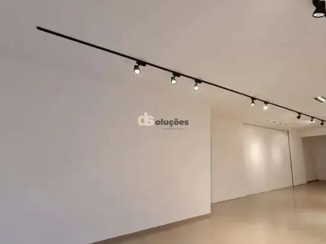 Prédio à venda ou para alugar, no bairro Vila Romana em São Paulo