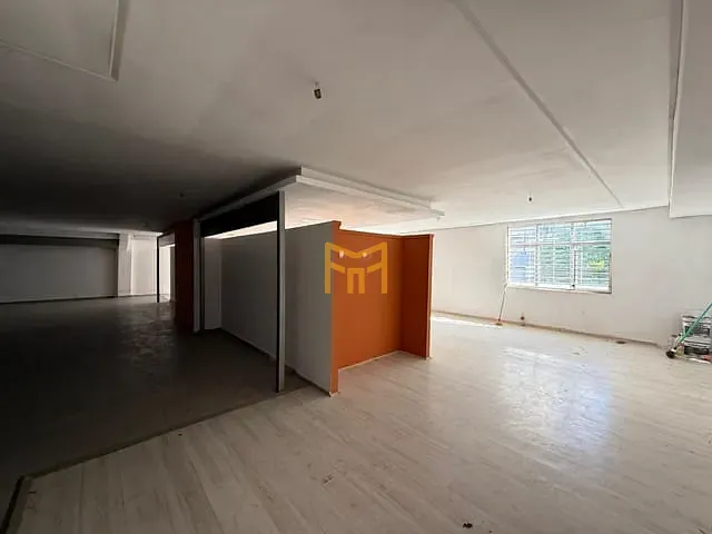 Prédio para alugar, no bairro Cremação em Belém