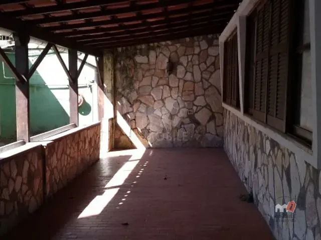 Prédio com 679m², à venda, no bairro Quitandinha em Petrópolis