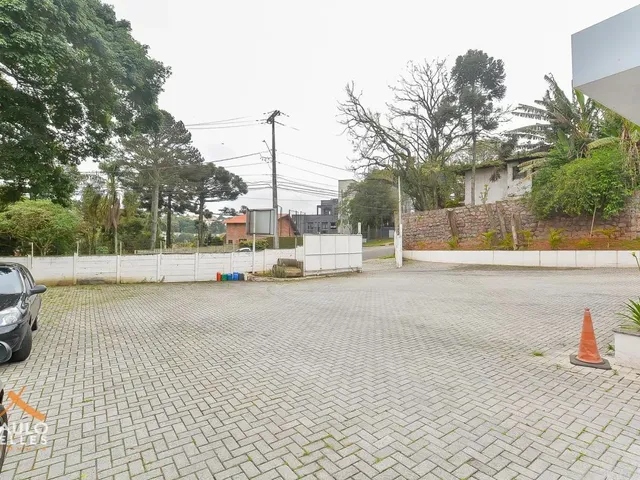 Prédio para alugar, no bairro Mercês em Curitiba