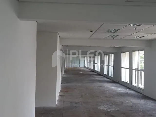 Prédio com 258m², para alugar, no bairro Santana em São Paulo