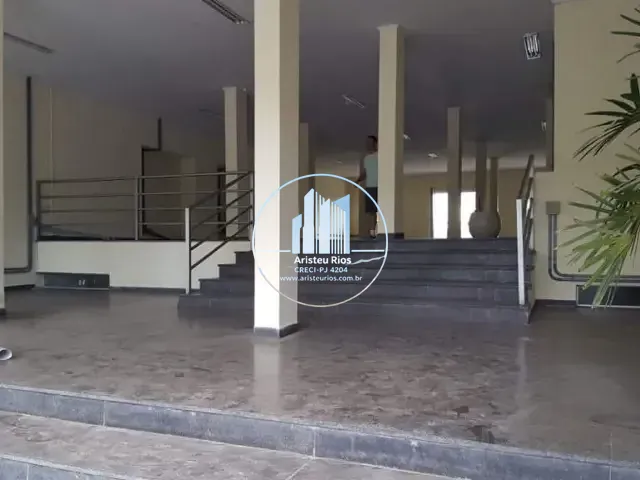 Prédio com 301m², à venda, no bairro Fátima I em Pouso Alegre