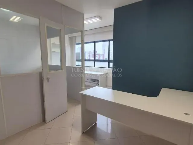 Prédio com 42m², à venda, no bairro Portão em Curitiba
