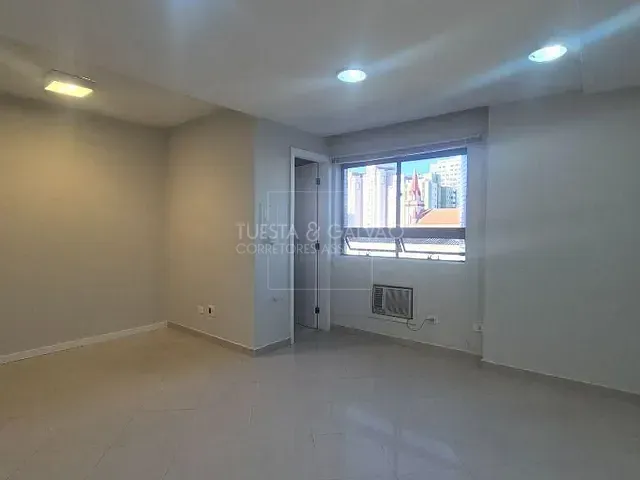 Prédio com 21m², à venda, no bairro Portão em Curitiba