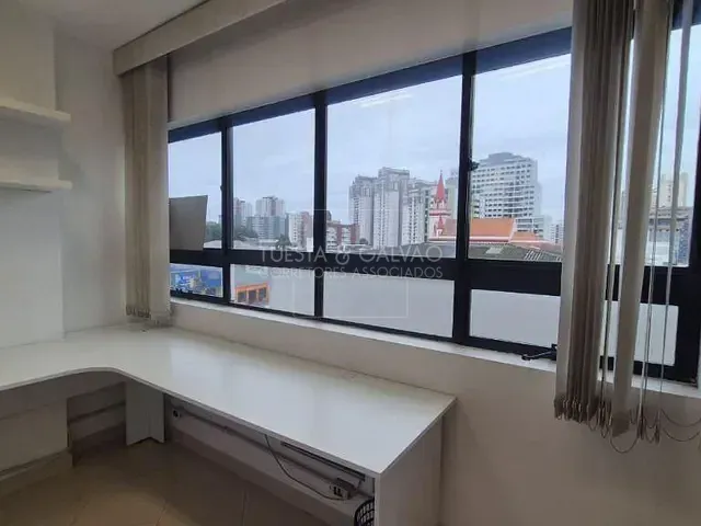 Prédio com 42m², à venda, no bairro Portão em Curitiba