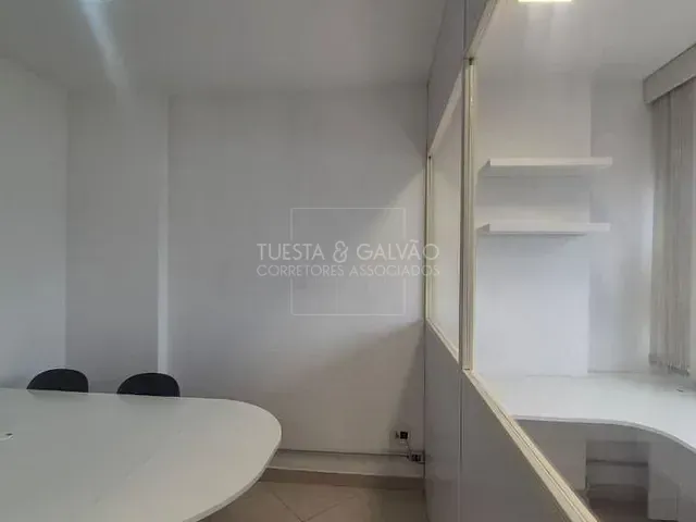 Prédio com 42m², à venda, no bairro Portão em Curitiba