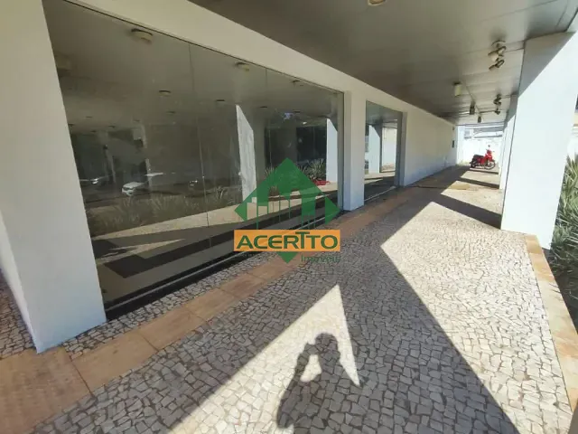 Prédio com 2480m², para alugar, no bairro Centro em Araçatuba