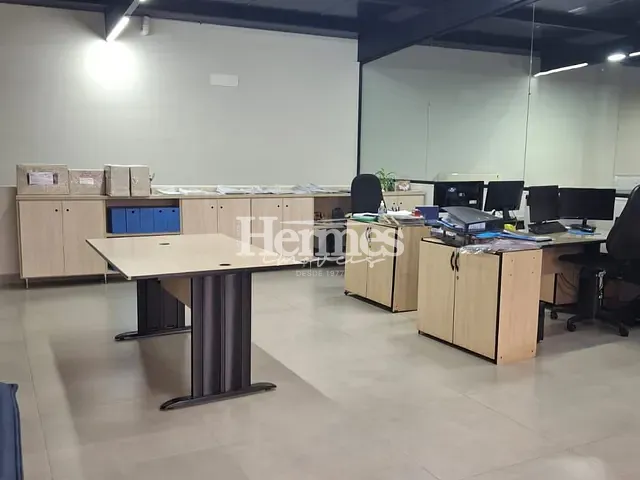 Prédio com 325m², à venda ou para alugar, no bairro Parque da Figueira em Paulínia