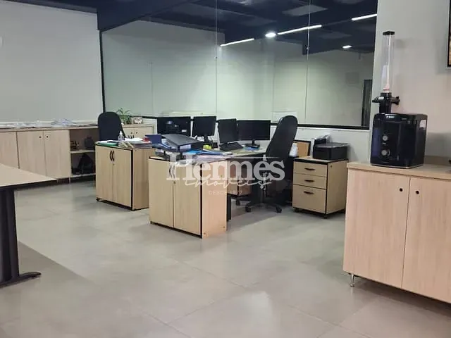 Prédio com 325m², à venda ou para alugar, no bairro Parque da Figueira em Paulínia