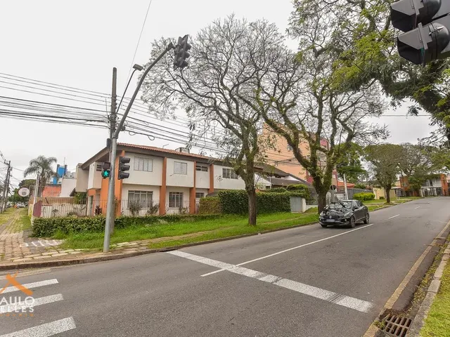 Prédio com 410m² 3 quartos e 5 banheiros, à venda, no bairro Água Verde em Curitiba