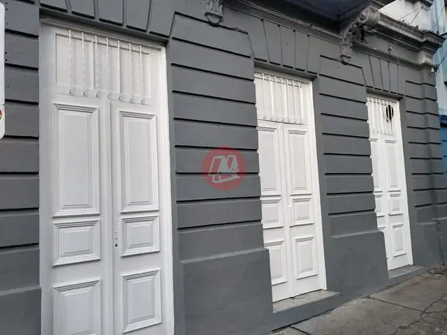 Prédio com 200m², para alugar, no bairro Independência em Porto Alegre