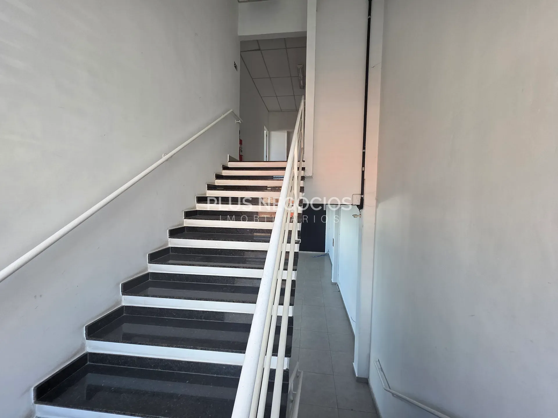Prédio Inteiro, 330 m² - Foto 16