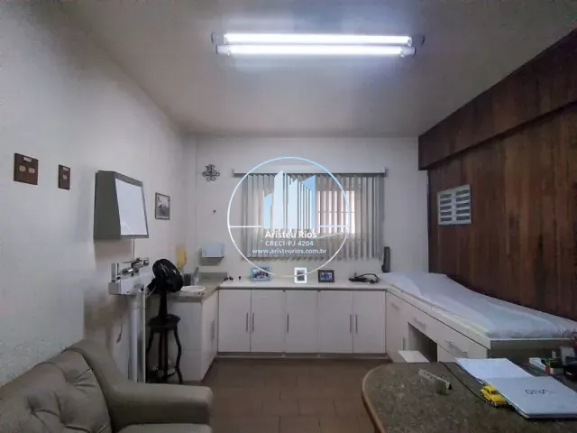 Prédio com 141m², à venda, no bairro Centro em Pouso Alegre