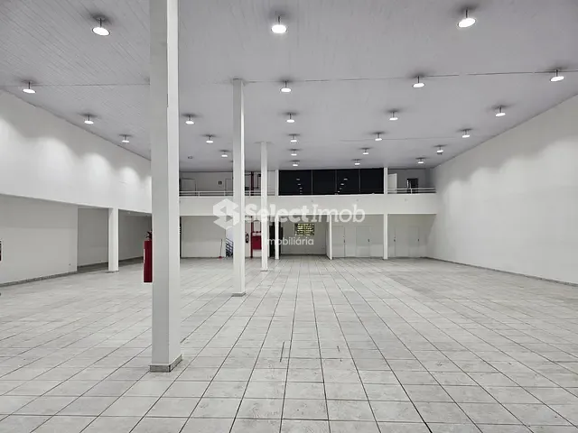 Prédio com 2384m², para alugar, no bairro Jardim Maringá em Mauá