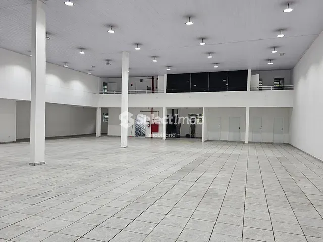 Prédio com 2384m², para alugar, no bairro Jardim Maringá em Mauá