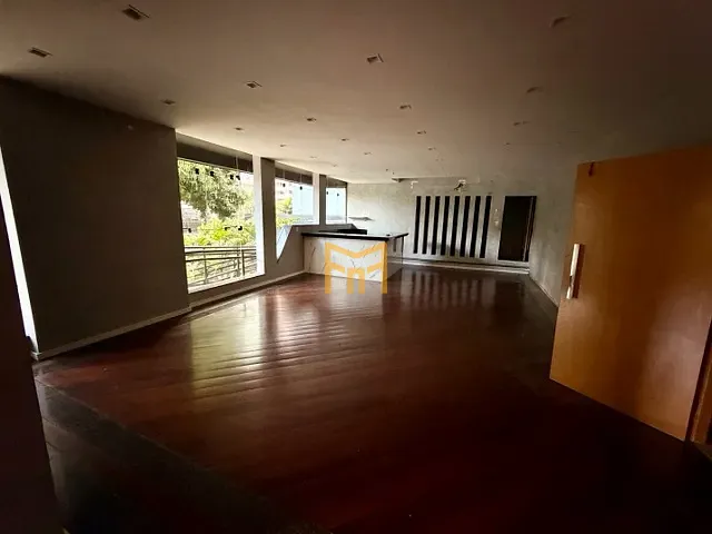 Prédio para alugar, no bairro Nazaré em Belém