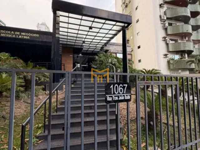 Prédio para alugar, no bairro Nazaré em Belém