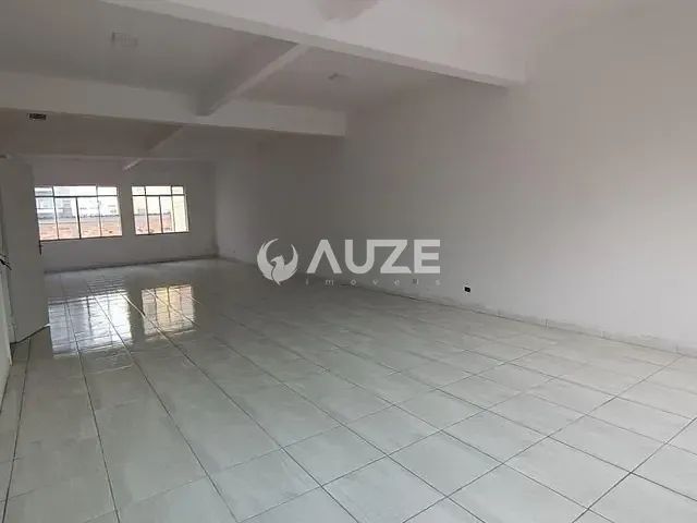 Prédio com 85m², para alugar, no bairro Centro em Curitiba