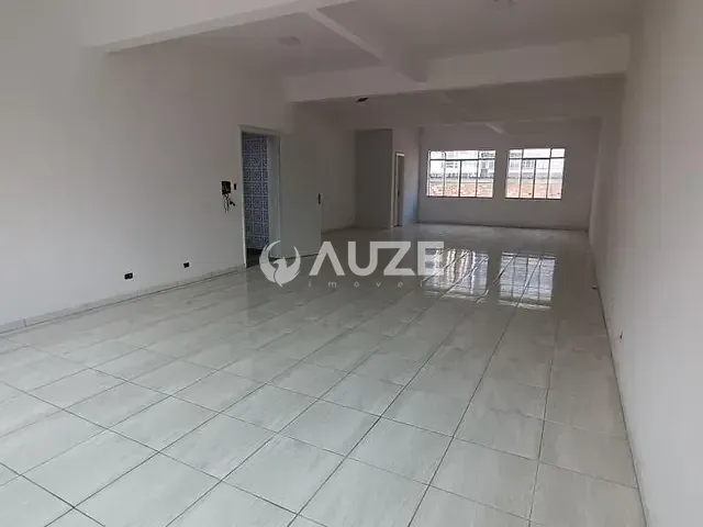 Prédio com 85m², para alugar, no bairro Centro em Curitiba