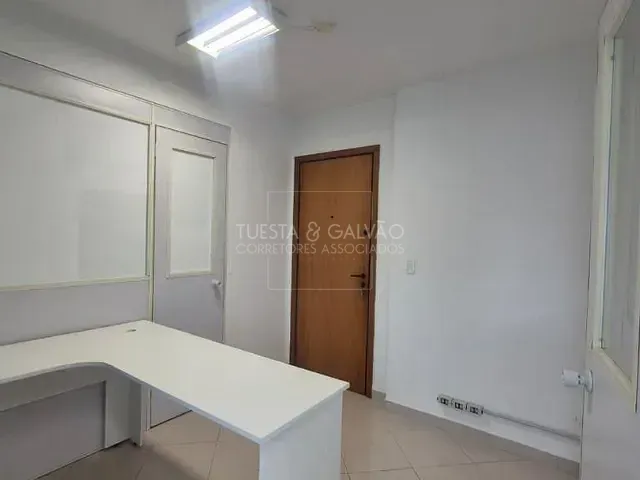 Prédio com 20m², à venda, no bairro Portão em Curitiba