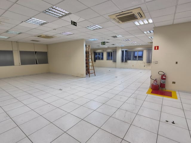 Prédio com 2560m², para alugar, no bairro Fundação em São Caetano do Sul