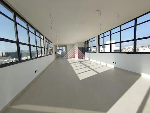 Prédio com 1680m², para alugar, no bairro Matriz em Mauá