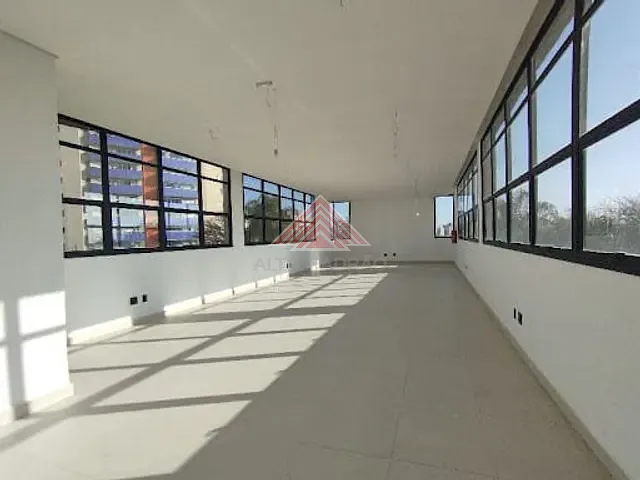 Prédio com 1680m², para alugar, no bairro Matriz em Mauá