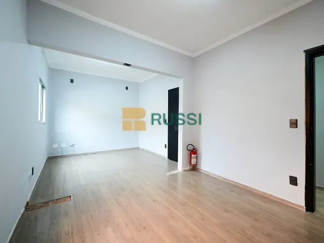 Prédio com 250m², à venda ou para alugar, no bairro Jardim Satélite em São José dos Campos
