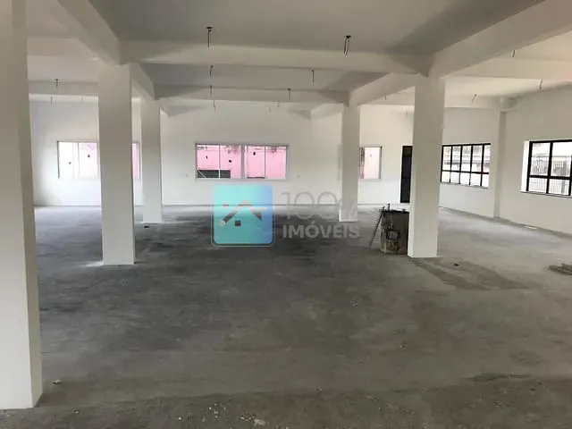 Prédio com 1080m², para alugar, no bairro Jardim da Granja em São José dos Campos
