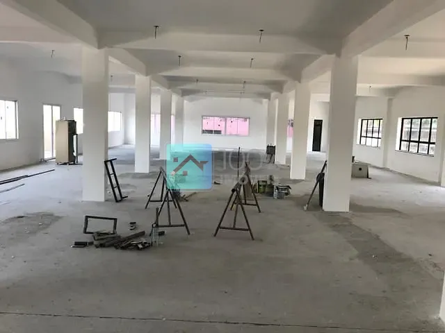 Prédio com 1080m², para alugar, no bairro Jardim da Granja em São José dos Campos