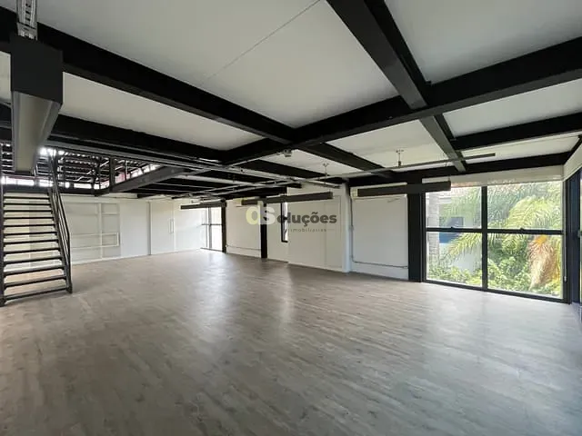 Prédio à venda ou para alugar, no bairro Sumarezinho em São Paulo