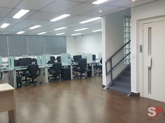 Prédio com 600m², para alugar, no bairro Jardim Ataliba Leonel em São Paulo