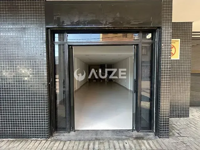 Prédio com 122m², à venda, no bairro Centro em Curitiba