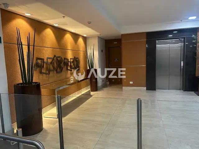 Prédio com 122m², à venda, no bairro Centro em Curitiba