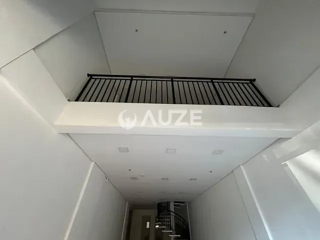 Prédio com 122m², à venda, no bairro Centro em Curitiba